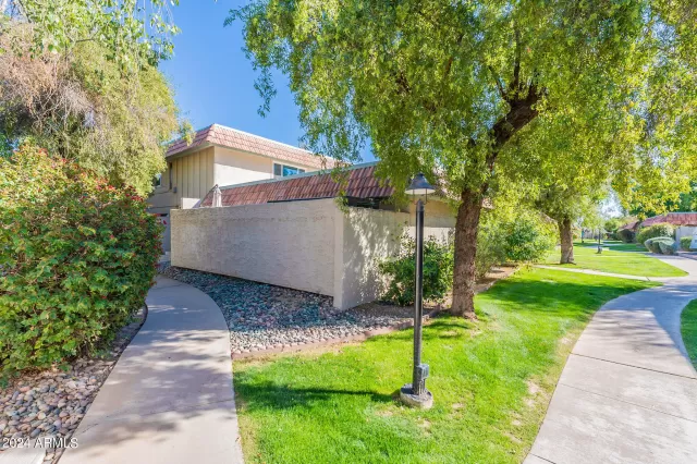 MLS: 6671292 Condo For Sale