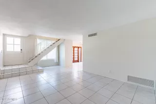 Photo #5: 6671292 Listing