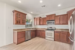 Photo #4: 6671319 Listing