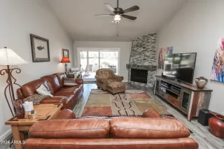 Photo #6: 6671759 Listing 