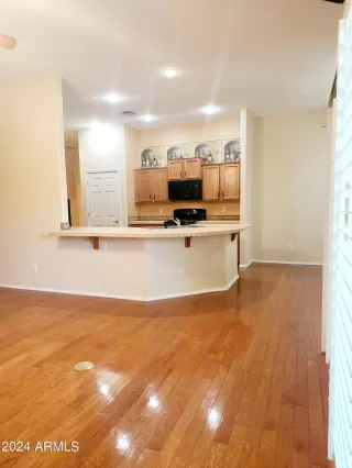 Photo #3: 6671951 Listing