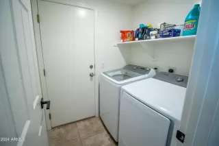 Photo #5: 6671990 Listing