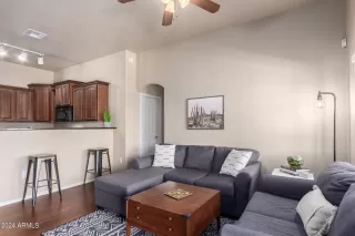 Photo #4: 6672069 Listing