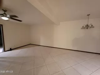 Photo #5: 6672209 Listing