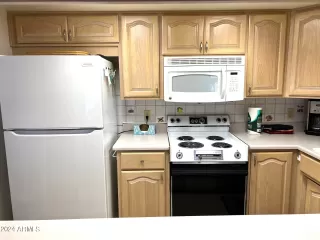 Photo #6: 6672517 Listing