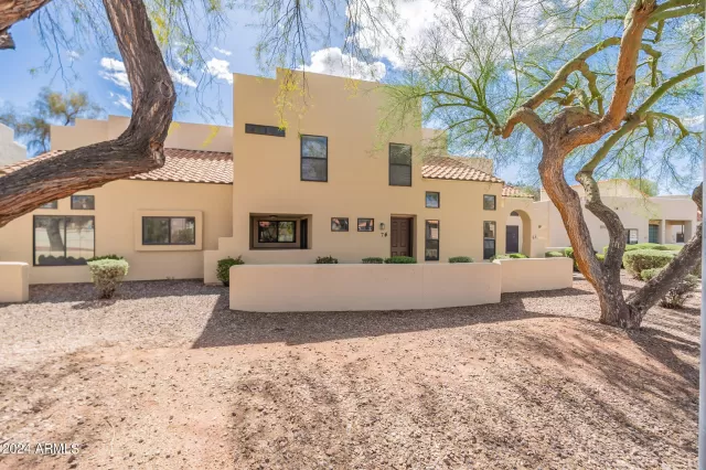 MLS: 6672547 Condo For Sale