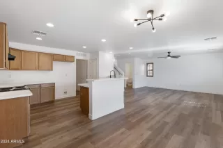 Photo #6: 6672644 Listing