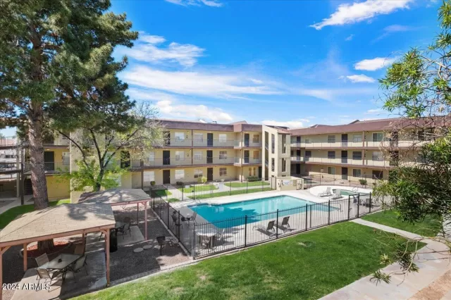 MLS: 6672874 Condo For Sale