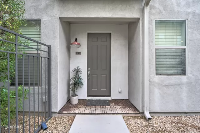 MLS: 6673250 Condo For Sale