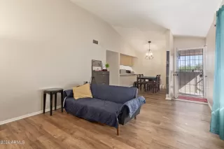 Photo #6: 6673409 Listing 