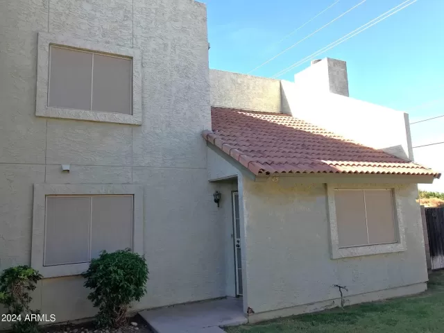 MLS: 6673416 Condo For Sale