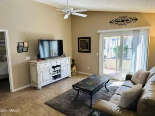 Photo #3: 6673703 Listing