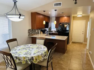 Photo #5: 6673703 Listing