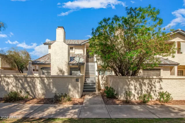 MLS: 6673852 Condo For Sale