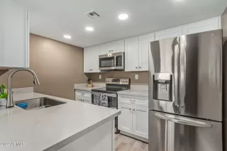 Photo #6: 6673885 Listing 