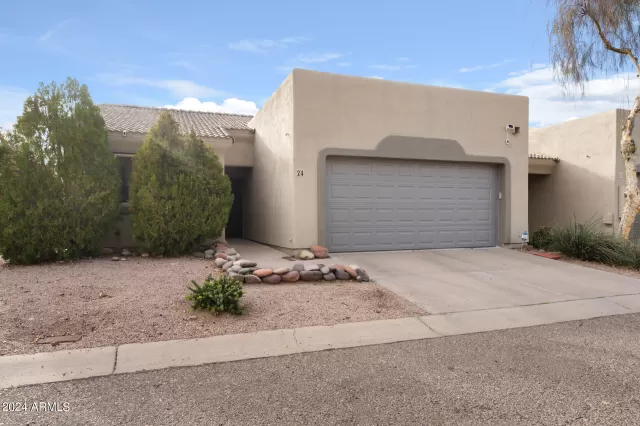 MLS: 6673886 Condo For Sale