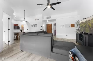 Photo #4: 6673886 Listing 