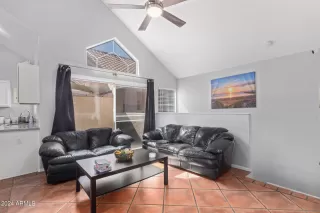 Photo #1: 6673918 Listing 