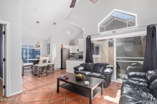 Photo #2: 6673918 Listing 