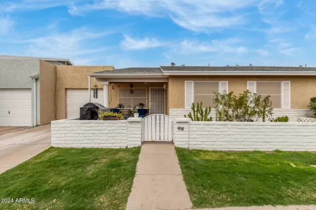 MLS: 6673963 Condo For Sale