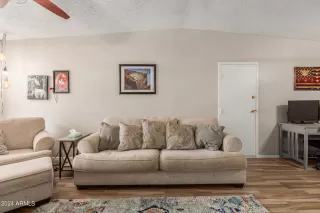 Photo #5: 6673963 Listing