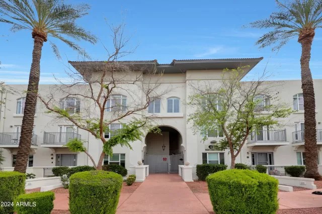 MLS: 6674016 Condo For Sale