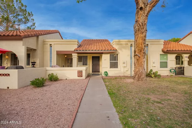 MLS: 6674051 Condo For Sale