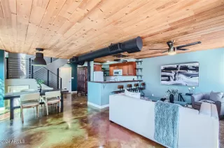 Photo #3: 6674139 Listing