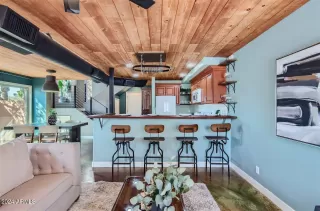 Photo #6: 6674139 Listing