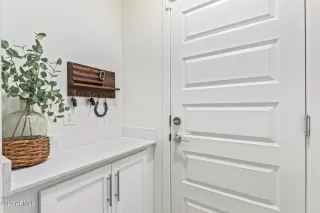 Photo #5: 6674189 Listing 