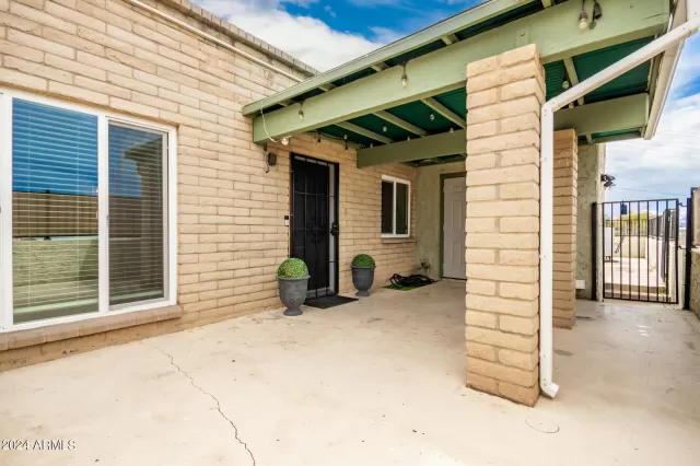 MLS: 6674270 Condo For Sale