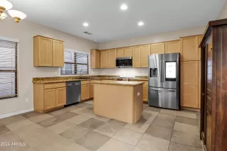 Photo #3: 6674283 Listing