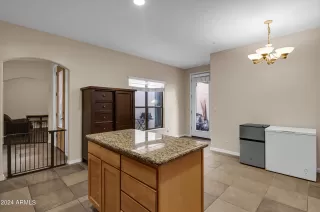 Photo #5: 6674283 Listing