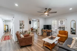 Photo #2: 6674323 Listing 