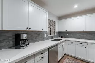 Photo #5: 6674323 Listing 