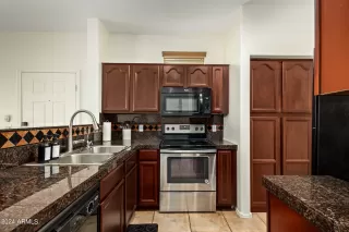 Photo #3: 6674624 Listing