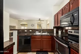 Photo #5: 6674624 Listing