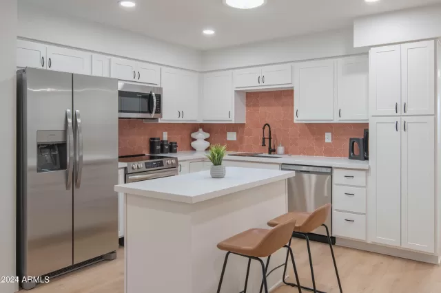 MLS: 6674886 Condo For Sale