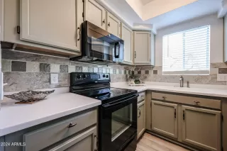 Photo #1: 6674916 Listing 