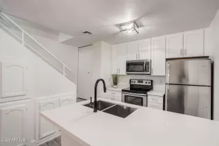 Photo #4: 6675010 Listing