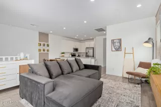 Photo #5: 6675731 Listing 