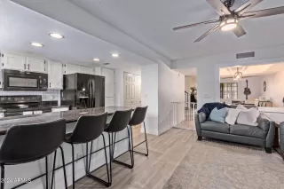 Photo #5: 6675732 Listing 