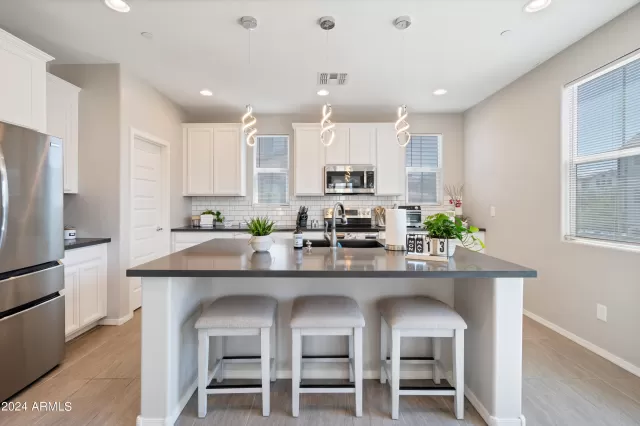 MLS: 6675793 Condo For Sale