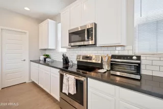 Photo #6: 6675793 Listing 