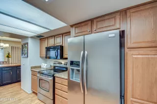 Photo #3: 6675917 Listing