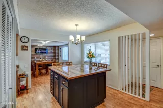 Photo #5: 6675917 Listing