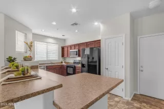 Photo #6: 6676025 Listing