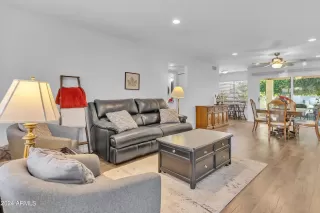 Photo #3: 6676315 Listing