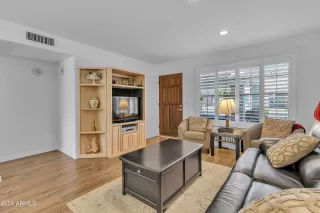 Photo #4: 6676315 Listing