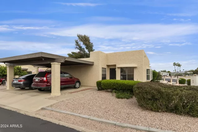 MLS: 6676338 Condo For Sale